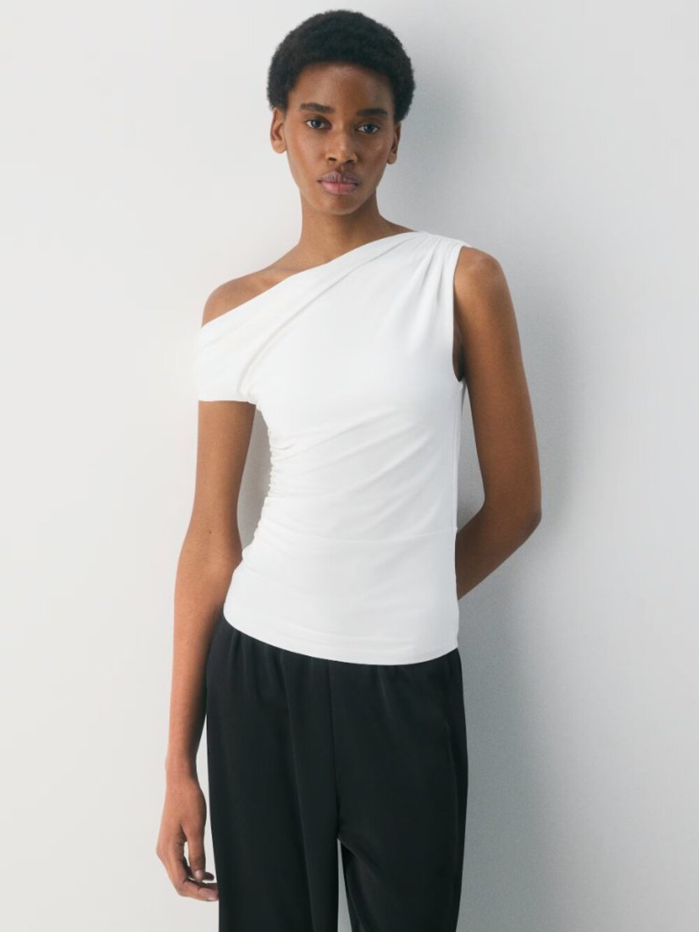 Aritzia Babaton Gallery Off Shoulder Top